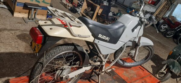 suzuki sk incompleta