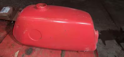 Deposito gasolina puch cascahuevos.