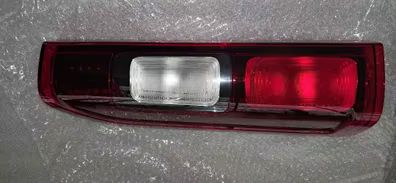 Piloto trasero lado izquierdo nuevo y original. Para nissan nv300, opel vivaro o renault trafic. Referencia 93867974