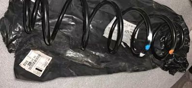 Muelle suspension trasero nuevo y original. Para citroen c5 aircross. Referencia 9834378980.