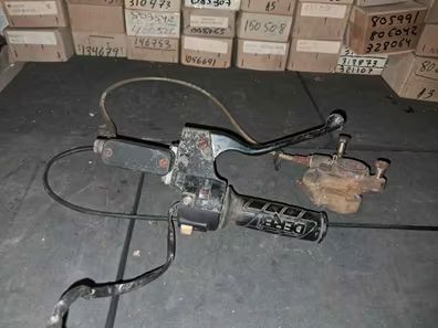 Frenada delantera completa para derbi variant sport r. Maneta, mando de luces, bomba, latiguillo y pinza.