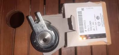 Rodillo tensor nuevo y original. Para opel insignia 2.0 . Referencia 55499621.