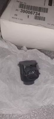 Sensor parking nuevo y original. Para opel insignia astra meriva etc. Referencia 39006734.