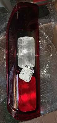 Piloto trasero lado izquierdo nuevo y original. Para nissan nv300, opel vivaro o renault trafic. Referencia 93867974