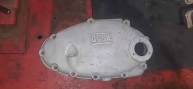 Tapa motor lado cambio para ossa palillos 125cc.