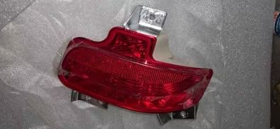 Piloto antiniebla trasero lado izquierdo nuevo y original. Para opel zafira c. Referencia 13295765.