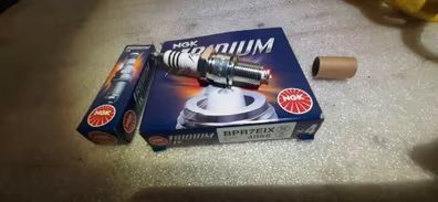 Pack 4 bujias ngk iridio bpr7eix nuevas. Las montan los motores vw polo, golf, etc.