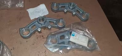 Lote tijas de horquilla variadas, todas nuevas, de puch y gilera. Todas referenciadas.