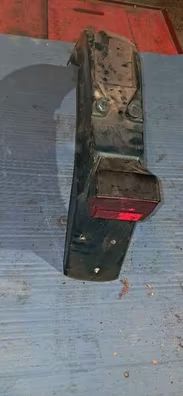 Pareja de guardabarros verdes para derbi variant bola 8 y start 5. Piloto trasero incluido.