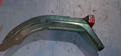 Pareja de guardabarros verdes para derbi variant bola 8 y start 5. Piloto trasero incluido.