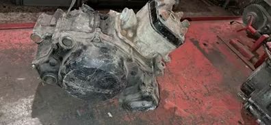 Motor suzuki rmx para piezas. Cilindro sano.