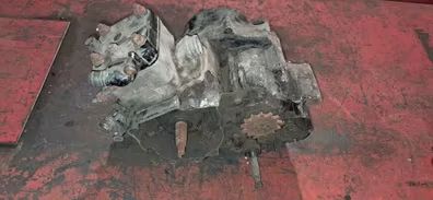 Motor suzuki rmx para piezas. Cilindro sano.