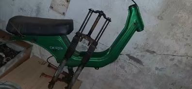 Lote chasis derbi variant tt sin documentos. Horquilla y tijas incluidas, asiento vendido. Id