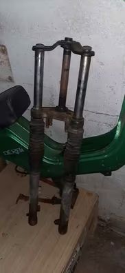 Lote chasis derbi variant tt sin documentos. Horquilla y tijas incluidas, asiento vendido. Id