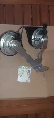 Kit 2 bocinas con soporte nuevo y original para opel insignia, etc. Referencia 20857424.