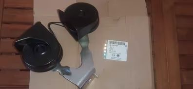 Kit 2 bocinas con soporte nuevo y original para opel insignia, etc. Referencia 20857424.