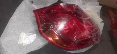 Piloto trasero derecho nuevo y original. Para opel astra j. Referencia 13306454.