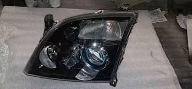Faro delantero izquierdo nuevo y original. Para opel vectra c. Modelo muy buscado y descatalogado. Referencia 93177613.