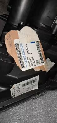 Faro delantero izquierdo nuevo y original. Para opel vectra c. Modelo muy buscado y descatalogado. Referencia 93177613.