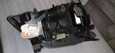 Faro delantero izquierdo nuevo y original. Para opel vectra c. Modelo muy buscado y descatalogado. Referencia 93177613.