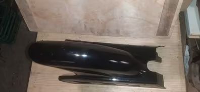 Guardabarros cubrecadenas trasero. Para derbi fdx fdt (monoamortiguador).