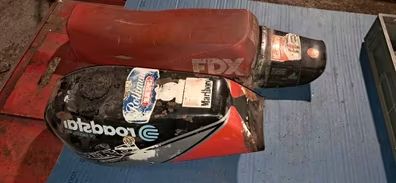 Lote deposito y asiento de derbi fdx.