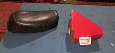 Asiento y caja filtro en buen estado para puch mini cross.