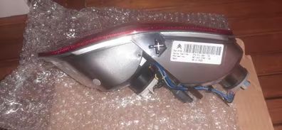 Piloto trasero izquierdo nuevo y original. Para citroen c4 picasso . Referencia 9676122780.