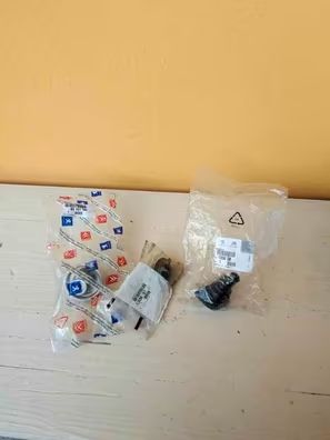 3 termostatos nuevos y originales. Para psa citroen peugeot opel. Referencia 133837 psa 1.4, 133838 psa jumper, 93501145 psa 80°.