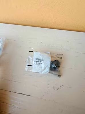 3 termostatos nuevos y originales. Para psa citroen peugeot opel. Referencia 133837 psa 1.4, 133838 psa jumper, 93501145 psa 80°.