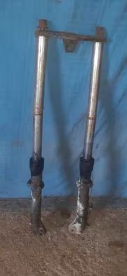 Horquilla sin tija inferior honda nsr 75cc. Buen estado, A restaurar.