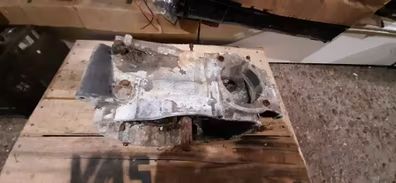 Motor pelado con su piñoneria. Cagiva 350cc