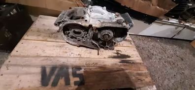 Motor pelado con su piñoneria. Cagiva 350cc