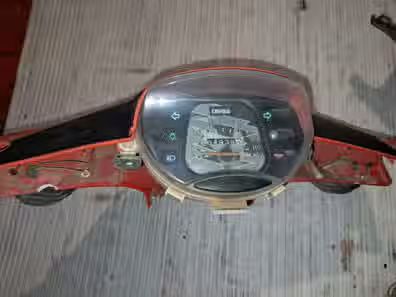 lote derbi variant revolution. cupula completa, optica, reloj, cable y sirga.