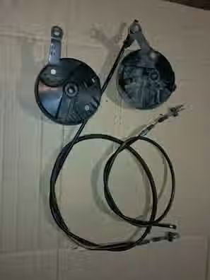 derbi variant courier, variant paquetera, start 5. valido para todos los chasis de derbi variant. horquilla delantera completa, pareja de llantas con neumaticos buenos, lote frenada delantera y trasera como nueva, lote chapas cubrecadenas y cubrechasis, lote quilla motor y pareja skis reposapies