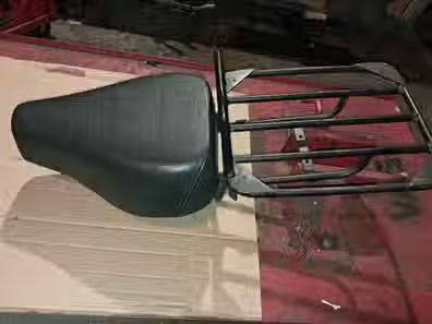 juego de asiento y portabultos de derbi variant courier, variant paqueta. valido para todos los chasis de derbi variant. perfecto estado.