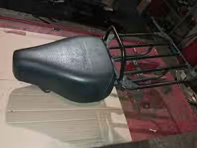 juego de asiento y portabultos de derbi variant courier, variant paqueta. valido para todos los chasis de derbi variant. perfecto estado.