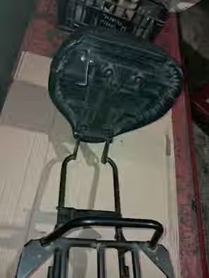 juego de asiento y portabultos de derbi variant courier, variant paqueta. valido para todos los chasis de derbi variant. perfecto estado.