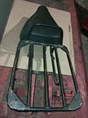 juego de asiento y portabultos de derbi variant courier, variant paqueta. valido para todos los chasis de derbi variant. perfecto estado.