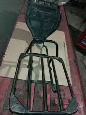 juego de asiento y portabultos de derbi variant courier, variant paqueta. valido para todos los chasis de derbi variant. perfecto estado.