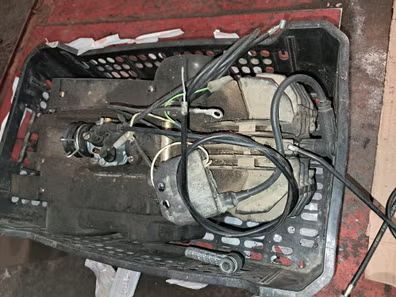 Motor completo, desmontado funcionando perfecto y revisado para derbi variant start 5 aunque valido para todos los chasis de derbi variant.