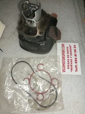 kit cilindro 50cc yamaha aerox en perfecto estado. incluye lote de juntas.