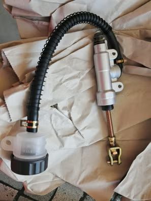 bomba de freno trasera nueva para aprilia, derbi etc.