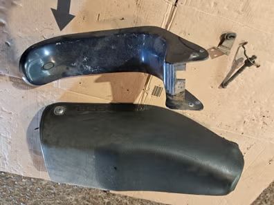 Asiento alto con eje y muelle para derbi variant