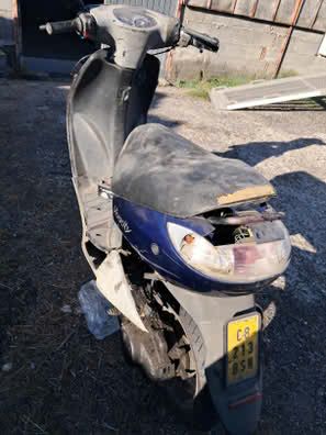 en venta peugeot vivacity 50cc matriculada lista para transferir. años arrinconada, incompleta