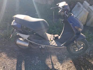en venta peugeot vivacity 50cc matriculada lista para transferir. años arrinconada, incompleta