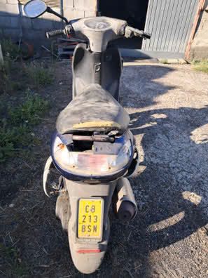 en venta peugeot vivacity 50cc matriculada lista para transferir. años arrinconada, incompleta