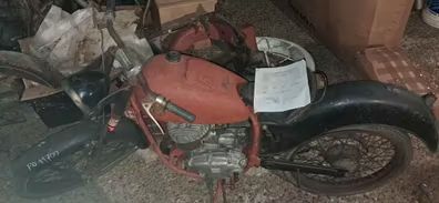 ossa palillos 125cc, matricula de pontevedra, con informe dgt a rehabilitar. bastante completa.
